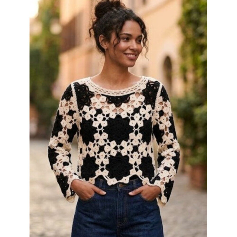 Cloth by Design Openwork Floral Crochet Sweater Top Womens Medium Cream Black